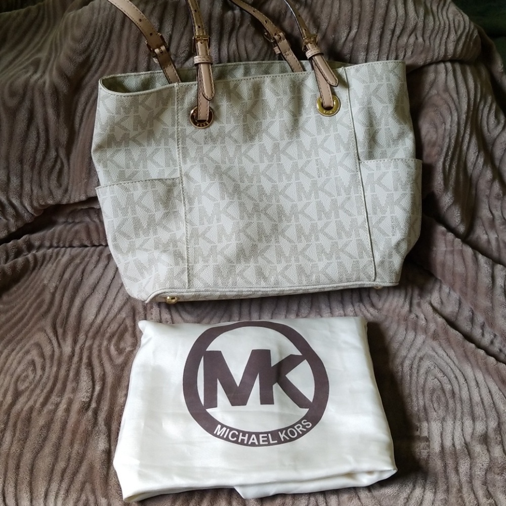 Michael kors jet set cream tote